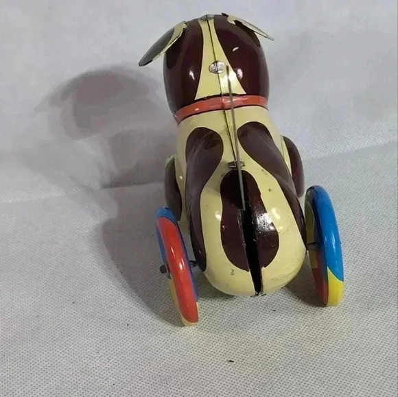 Metal Wind up toy Puppy with Ball press tail down to wind - Picture 2 of 5